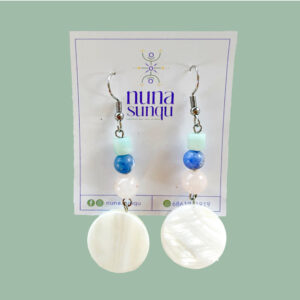 Aretes de cuarzo con piedras naturales